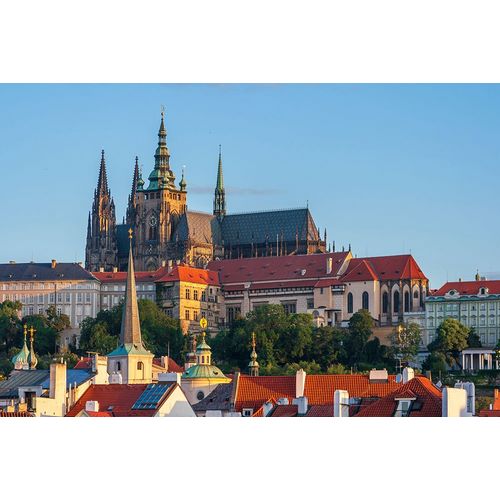 Haseltine, Tom 아티스트의 Prague-Czech Republic-St-Vitus Cathedral above roofs of city작품입니다.